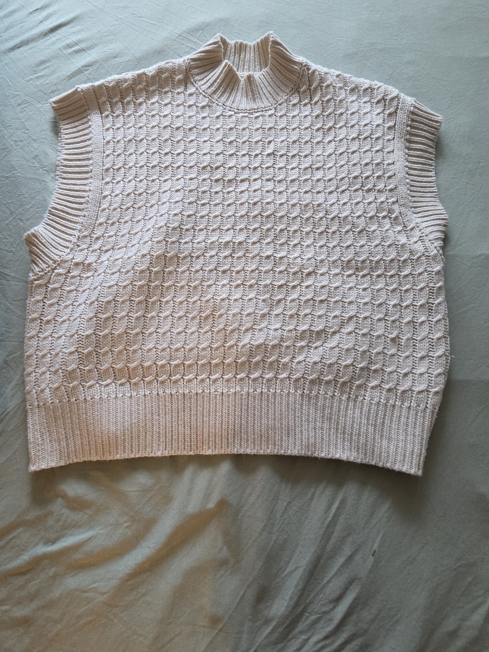 Women’s Cream Knit Sleeveless Sweater Vest